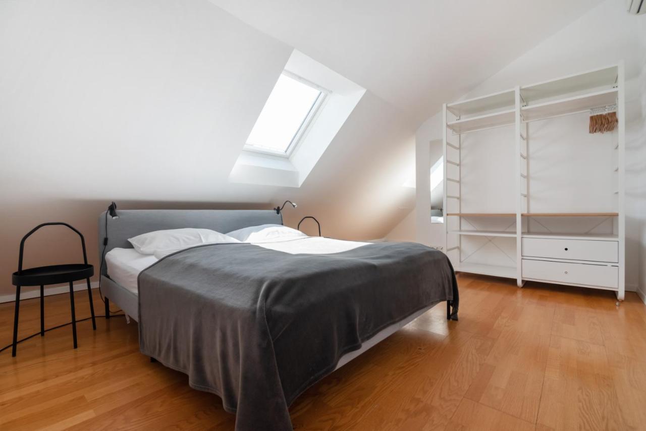 Roof With Terrace, Parking And Ac Apartment Wien