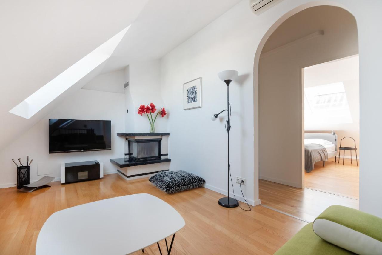 Roof With Terrace, Parking And Ac Wien