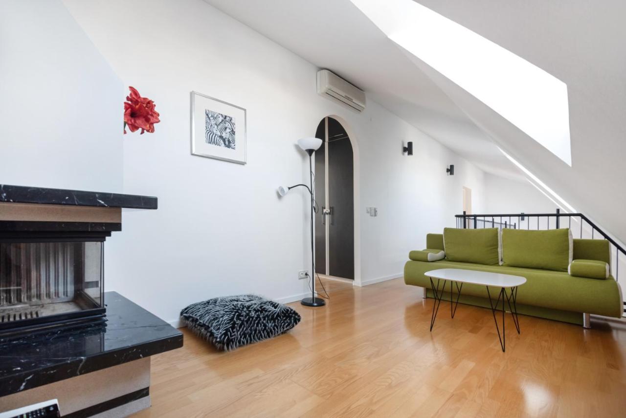 Roof With Terrace, Parking And Ac Wien