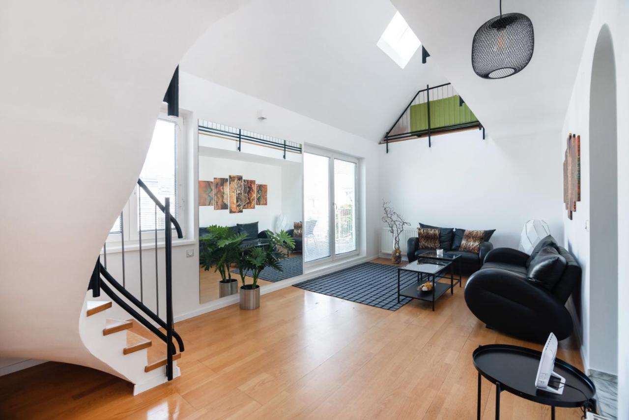 Apartment Roof With Terrace, Parking And Ac *