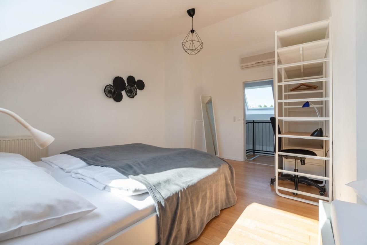 Roof With Terrace, Parking And Ac Apartment Wien